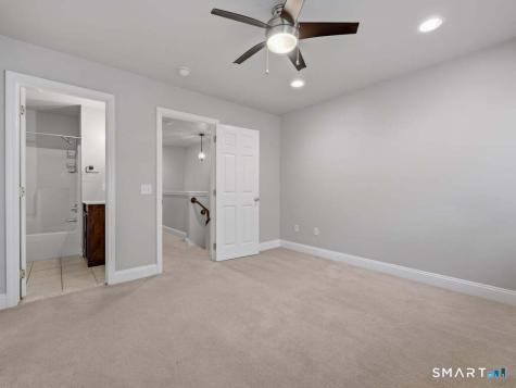 527 West Thames Street Norwich CT 06360