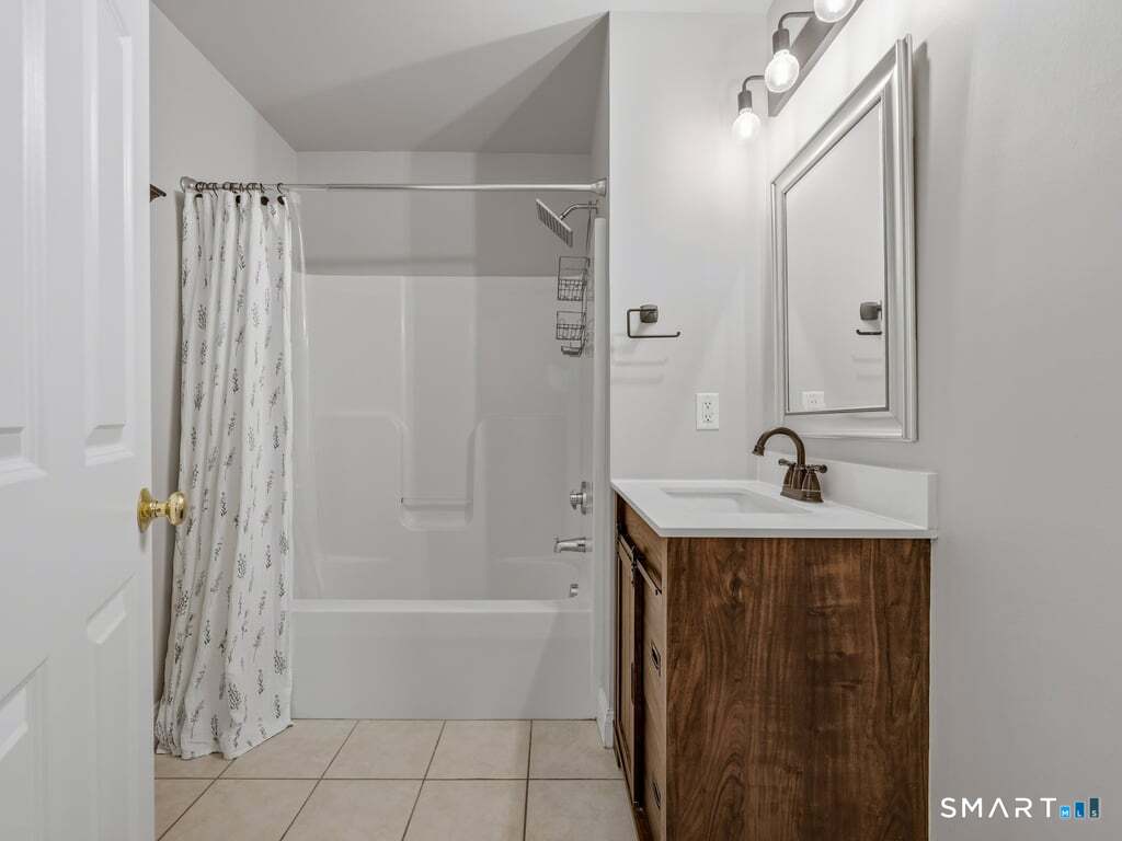 527 West Thames Street Norwich CT 06360