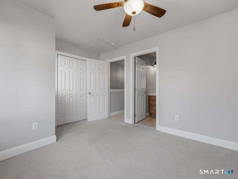 527 West Thames Street Norwich CT 06360