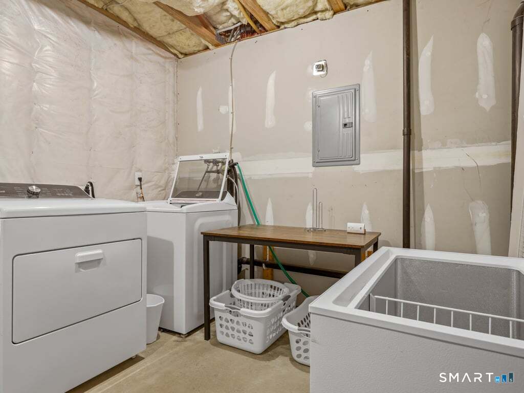 527 West Thames Street Norwich CT 06360