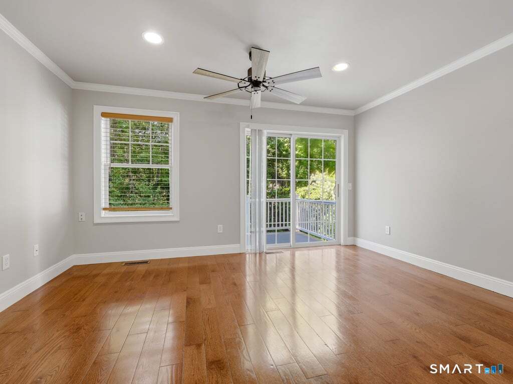 527 West Thames Street Norwich CT 06360