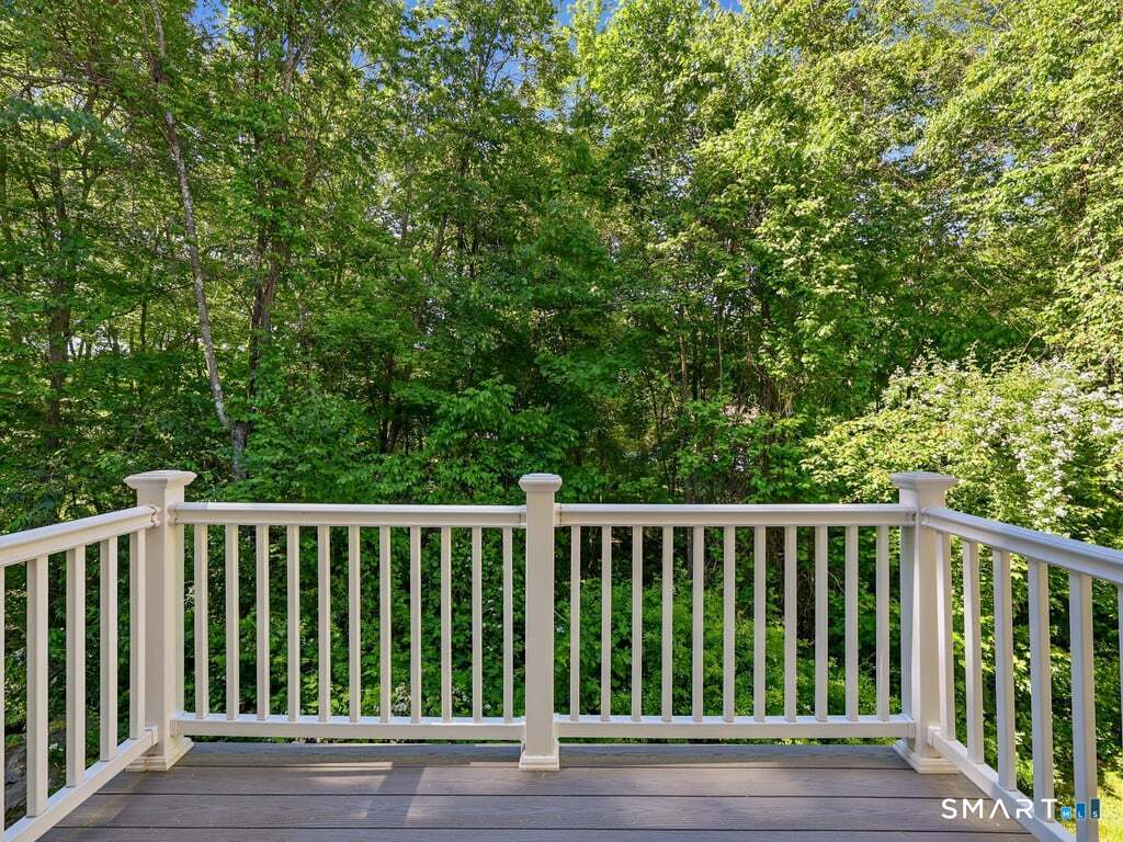 527 West Thames Street Norwich CT 06360