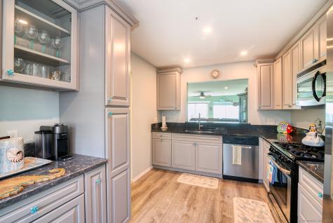 1 Mansfield Grove Road East Haven CT 06512