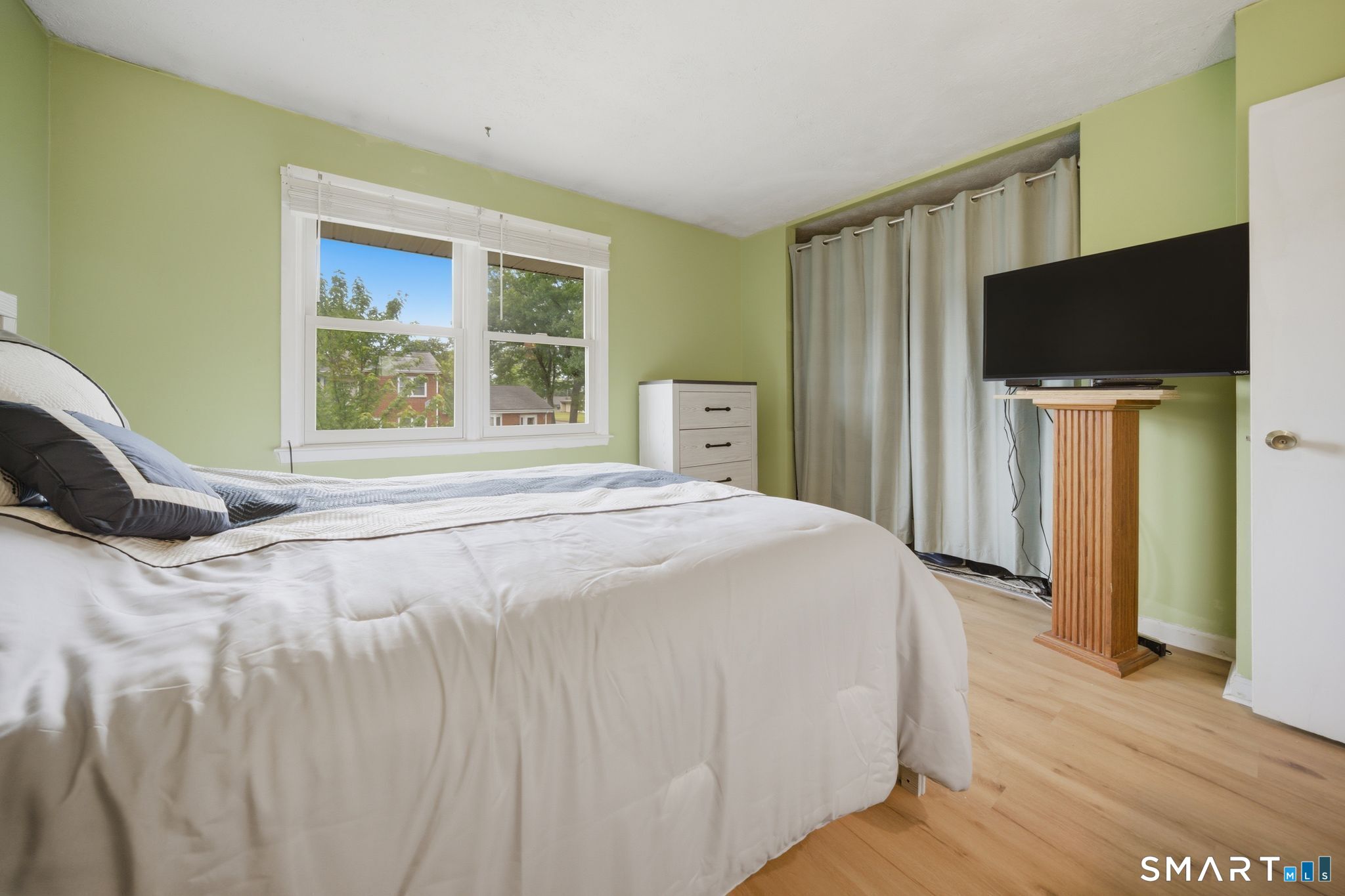 11 Lakeside Drive Bristol CT 06010