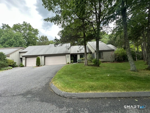 18 Heritage Crest Southbury CT 06488