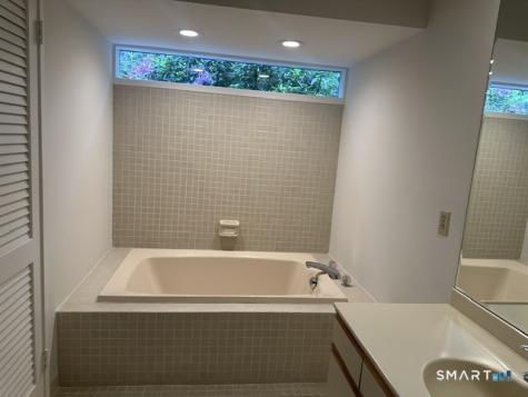 18 Heritage Crest Southbury CT 06488
