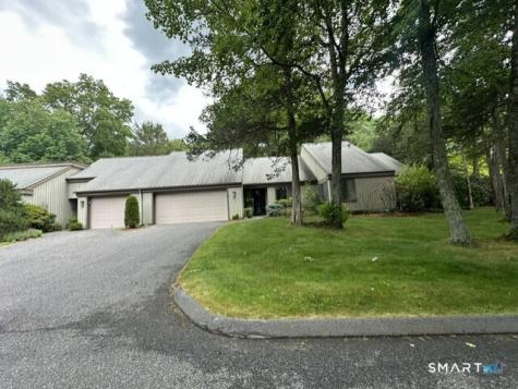 18 Heritage Crest Southbury CT 06488