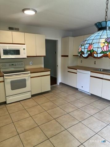 18 Heritage Crest Southbury CT 06488