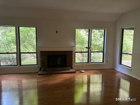 18 Heritage Crest Southbury CT 06488