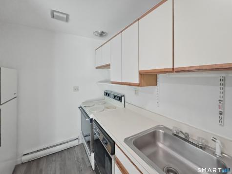 1634 Farmington Avenue Farmington CT 06085