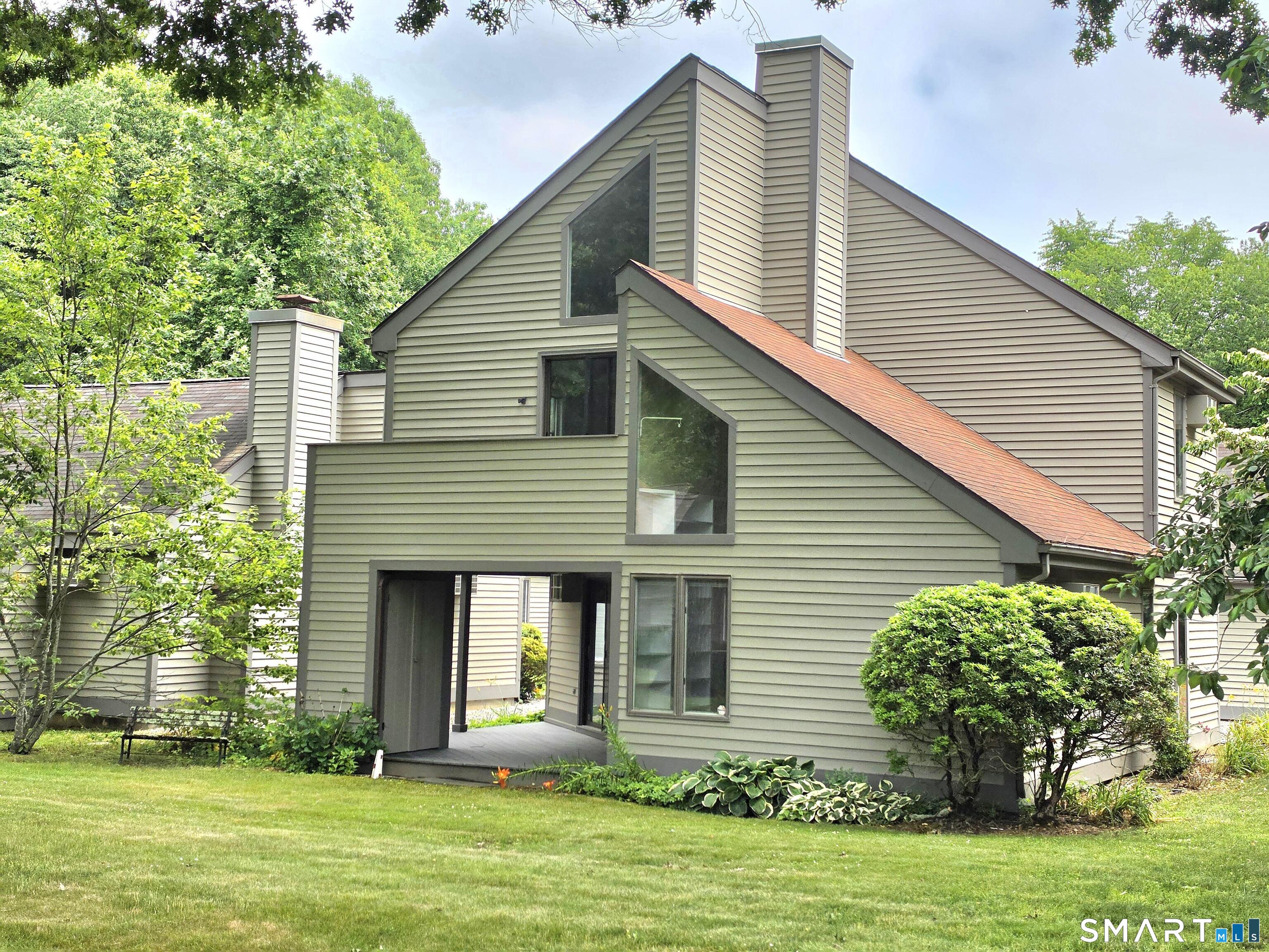 17-D Yankee Glen Drive Madison CT 06443