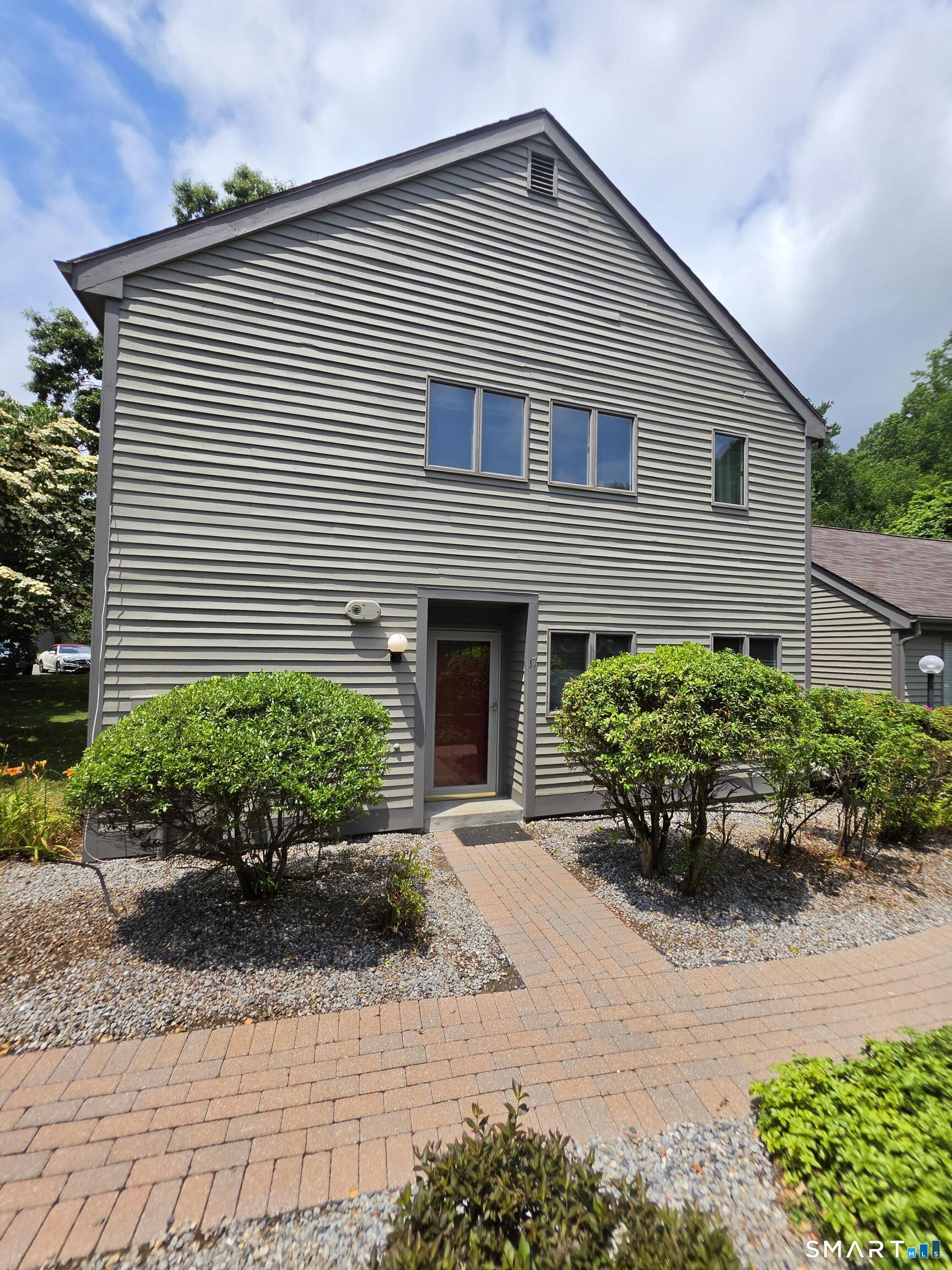 17-D Yankee Glen Drive Madison CT 06443