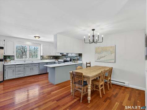 97 West Main Street East Lyme CT 06357