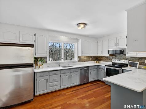 97 West Main Street East Lyme CT 06357