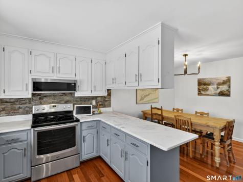 97 West Main Street East Lyme CT 06357