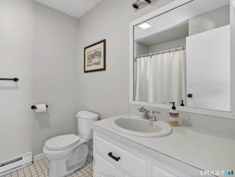 97 West Main Street East Lyme CT 06357