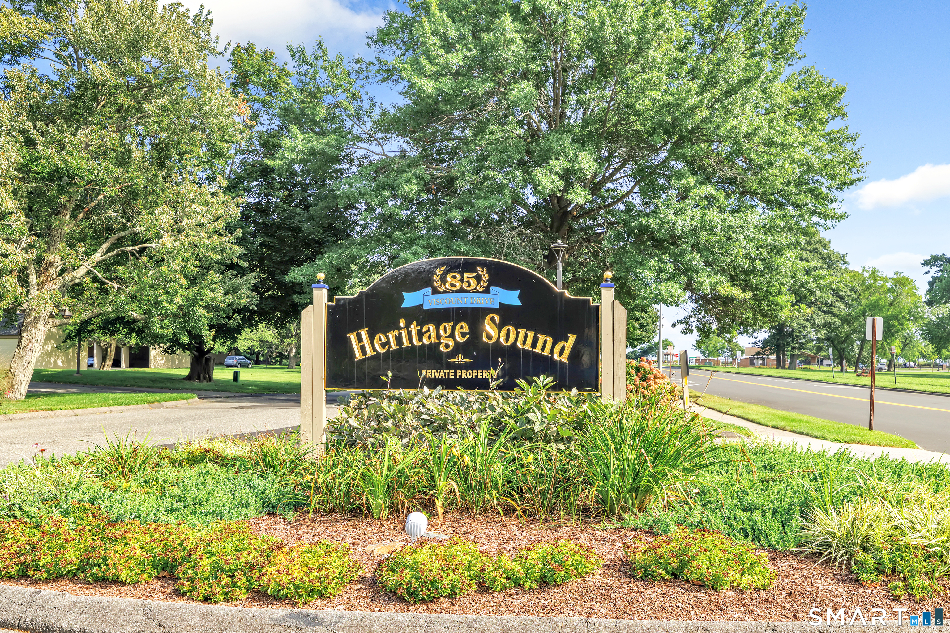 Milford CT, 85 Viscount Drive, Unit 8B