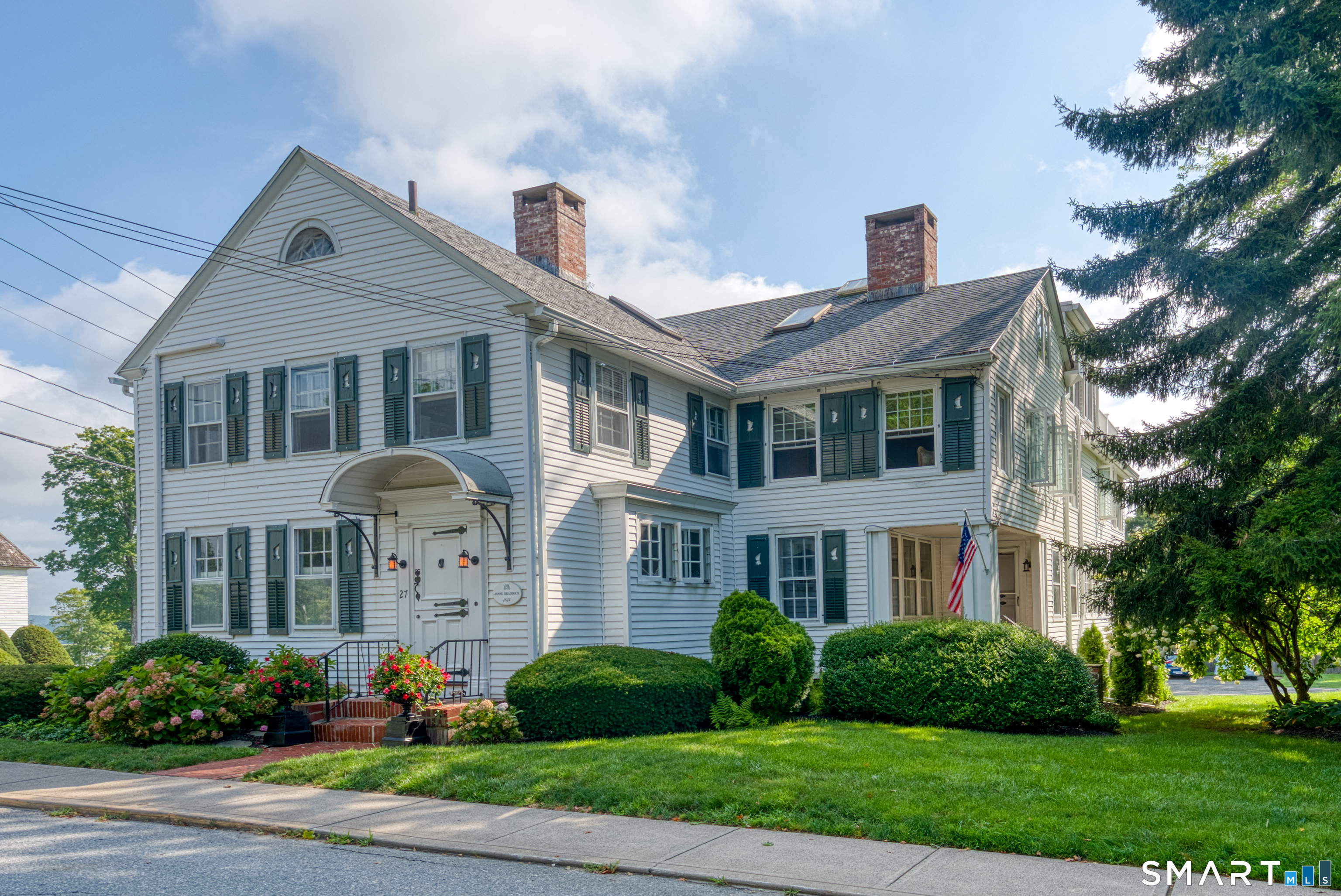 27 North Main Street Essex CT 06426