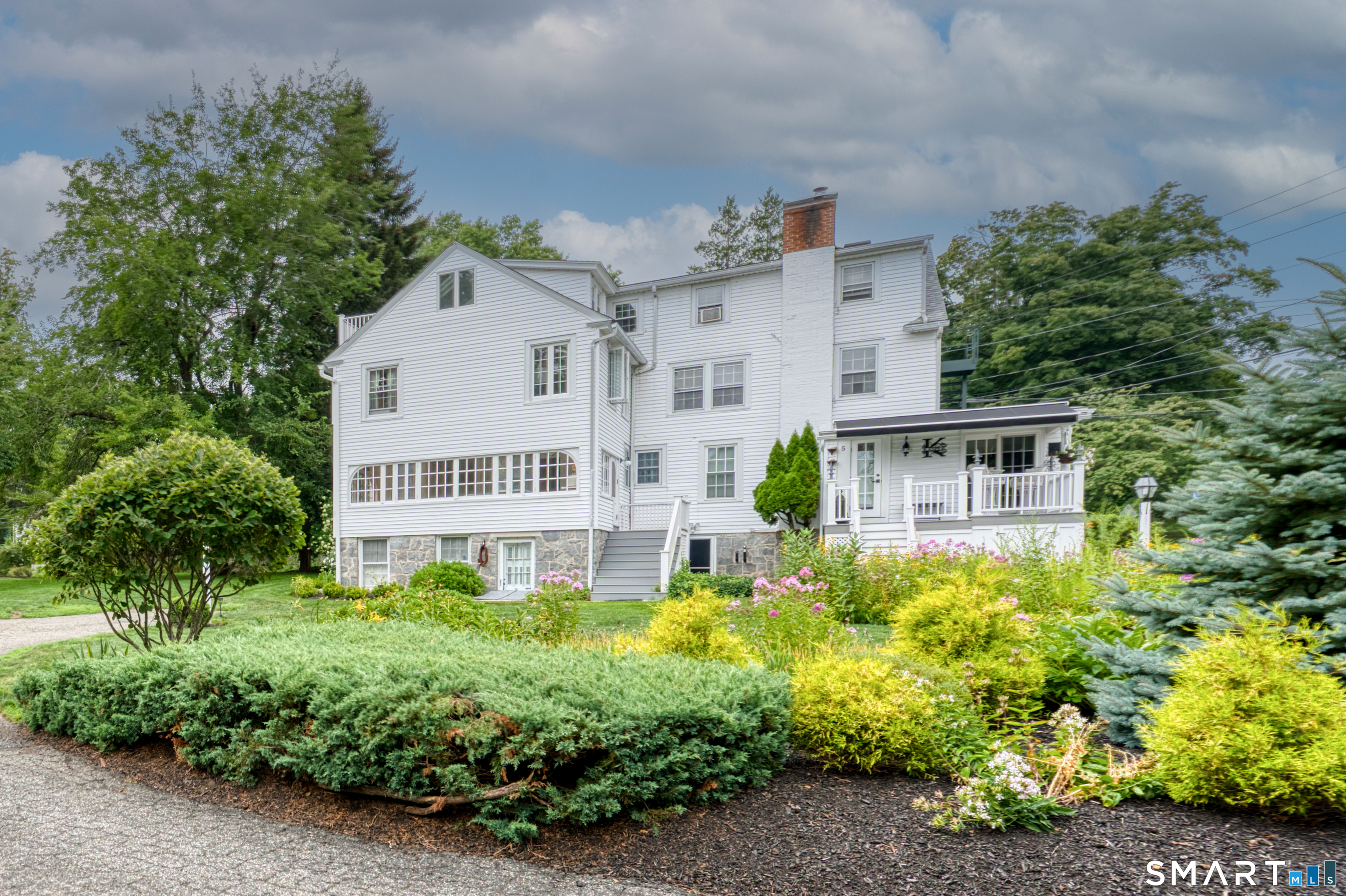 27 North Main Street Essex CT 06426