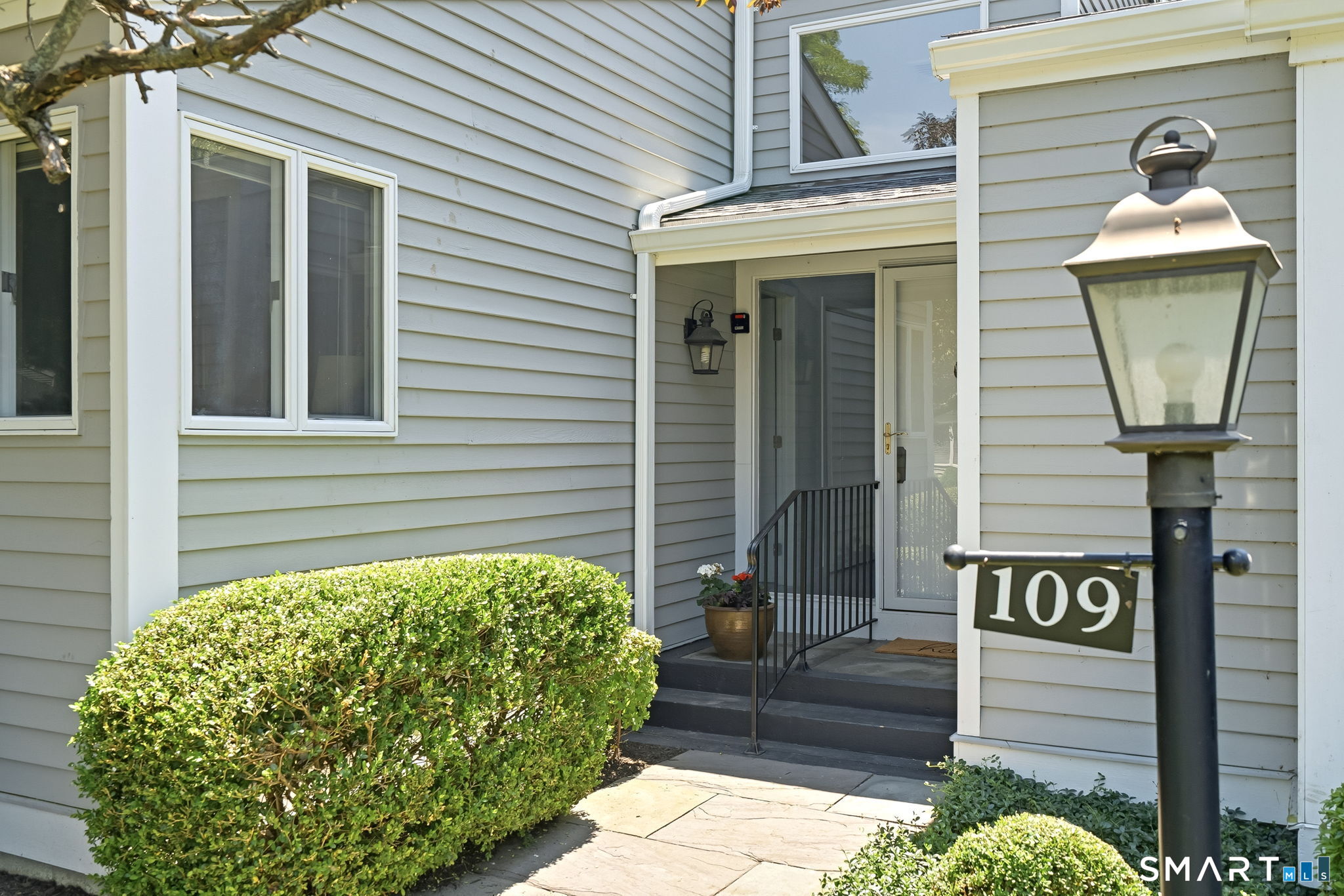 109 Field Point Drive Fairfield CT 06824
