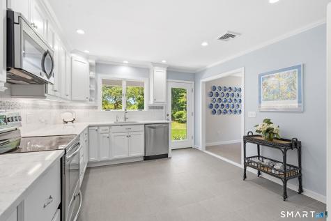 109 Field Point Drive Fairfield CT 06824
