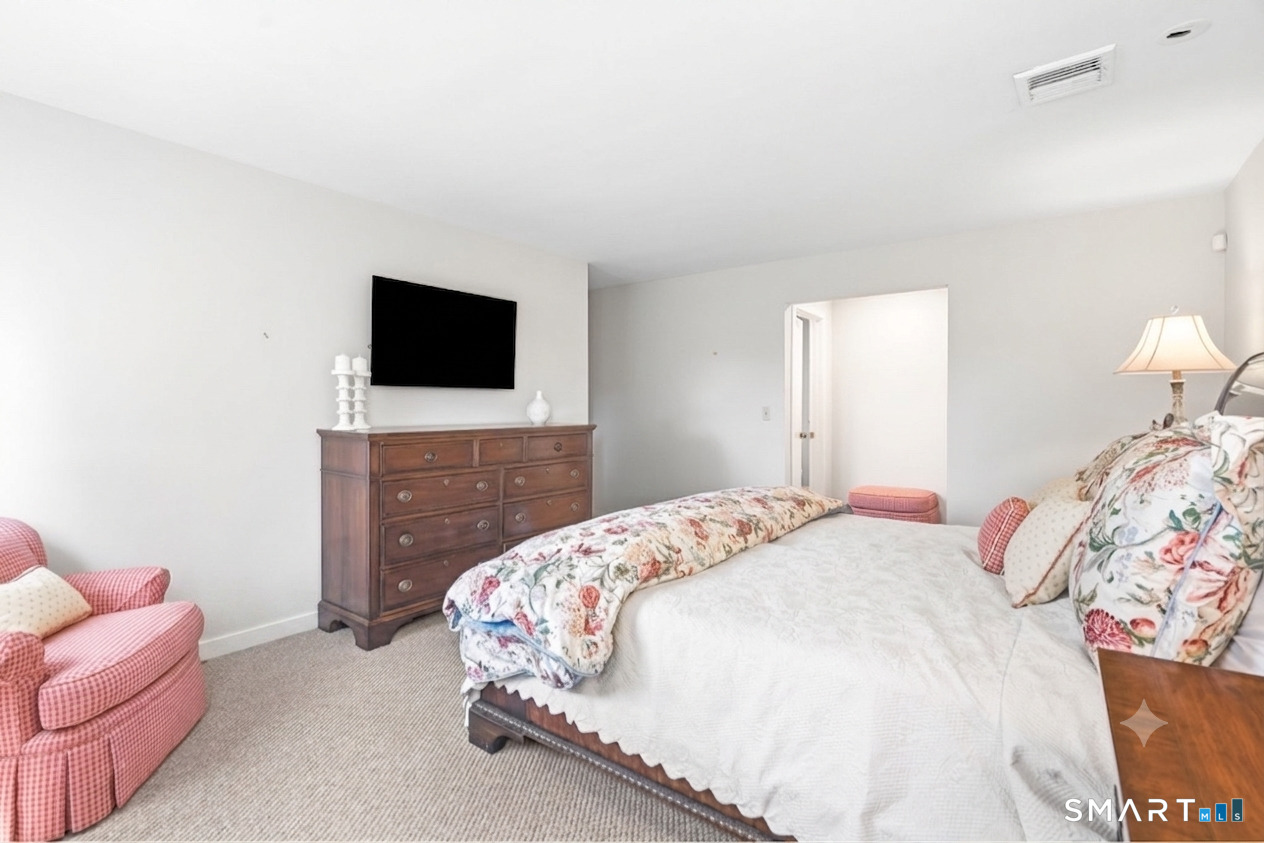 109 Field Point Drive Fairfield CT 06824