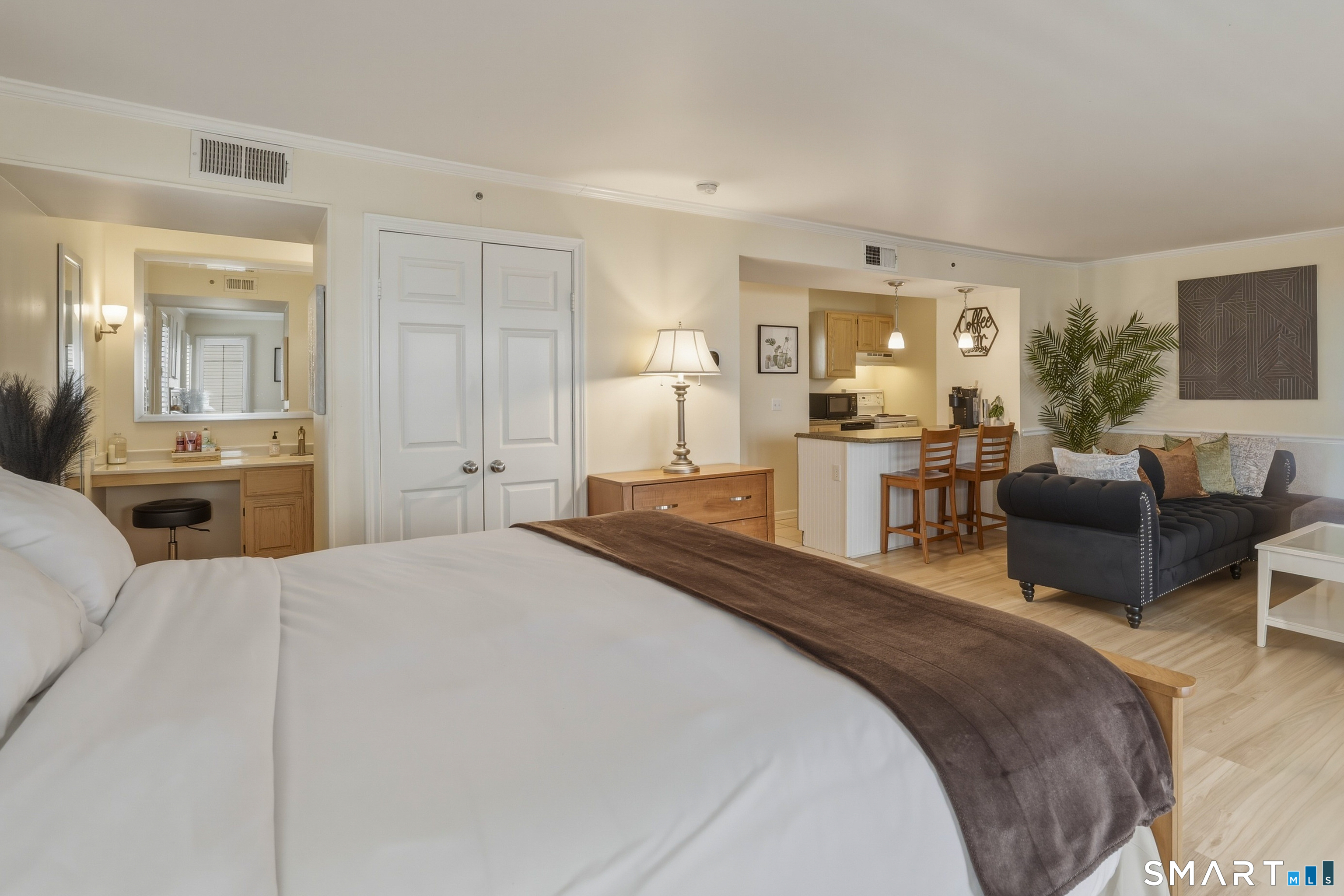 1613 Old Pond Lane Norwich CT 06360