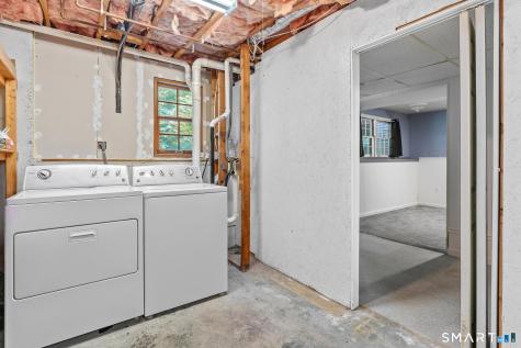 83 Carriage House Enfield CT 06082