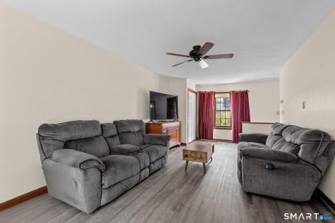83 Carriage House Enfield CT 06082