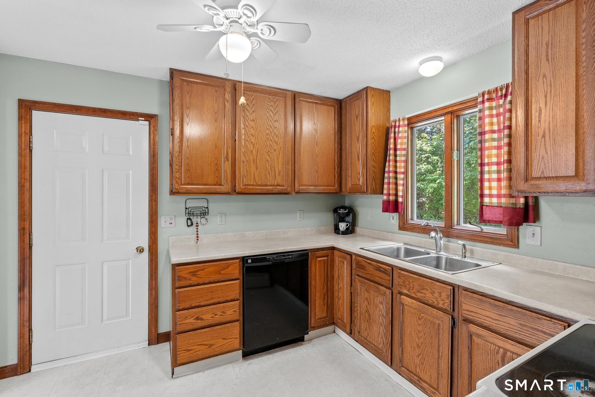 83 Carriage House Enfield CT 06082