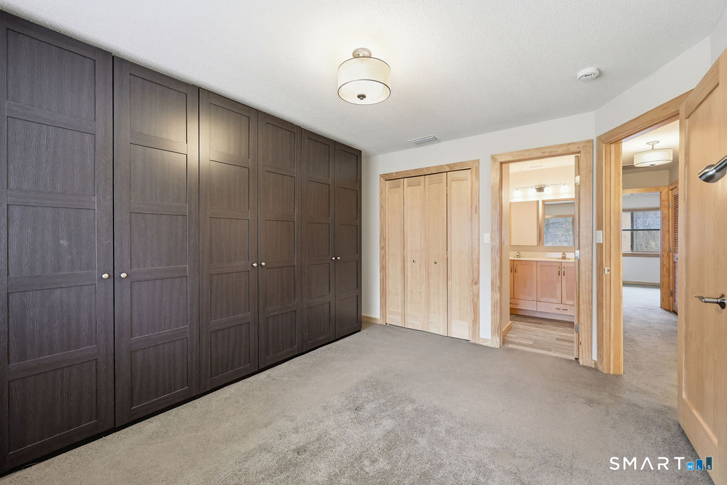 70 Conestoga Way Glastonbury CT 06033