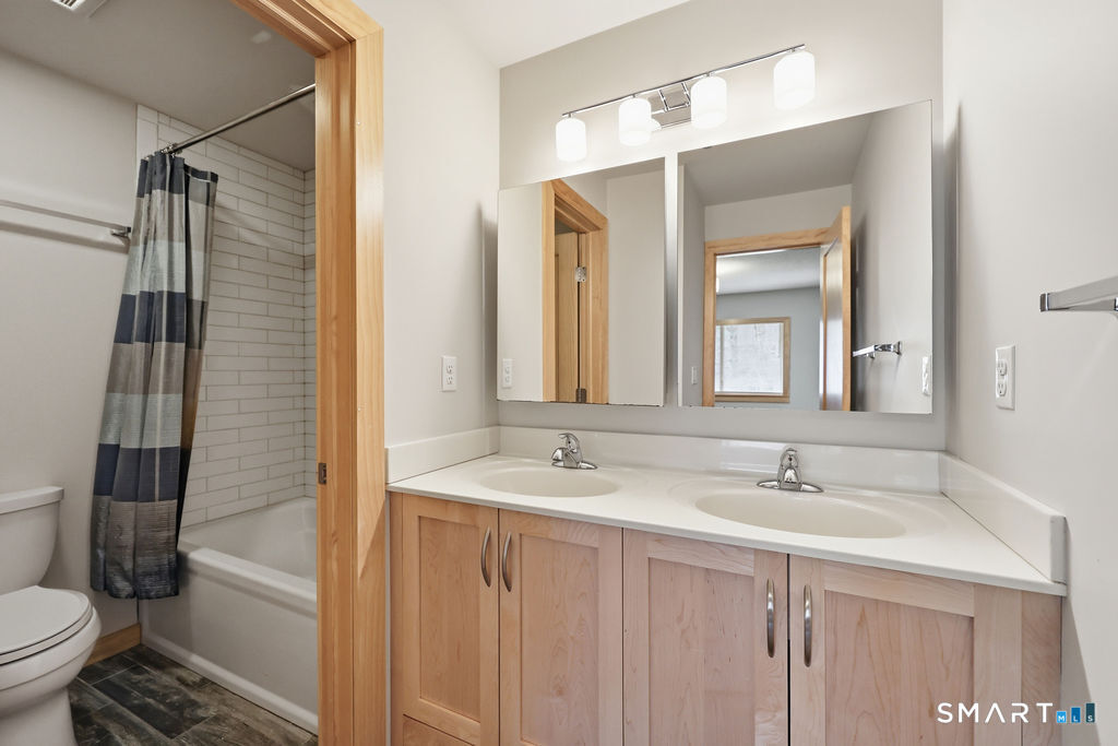 70 Conestoga Way Glastonbury CT 06033