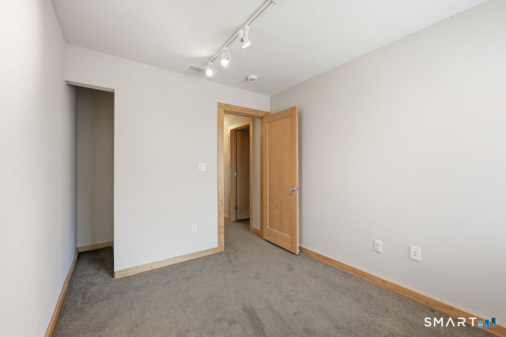 70 Conestoga Way Glastonbury CT 06033
