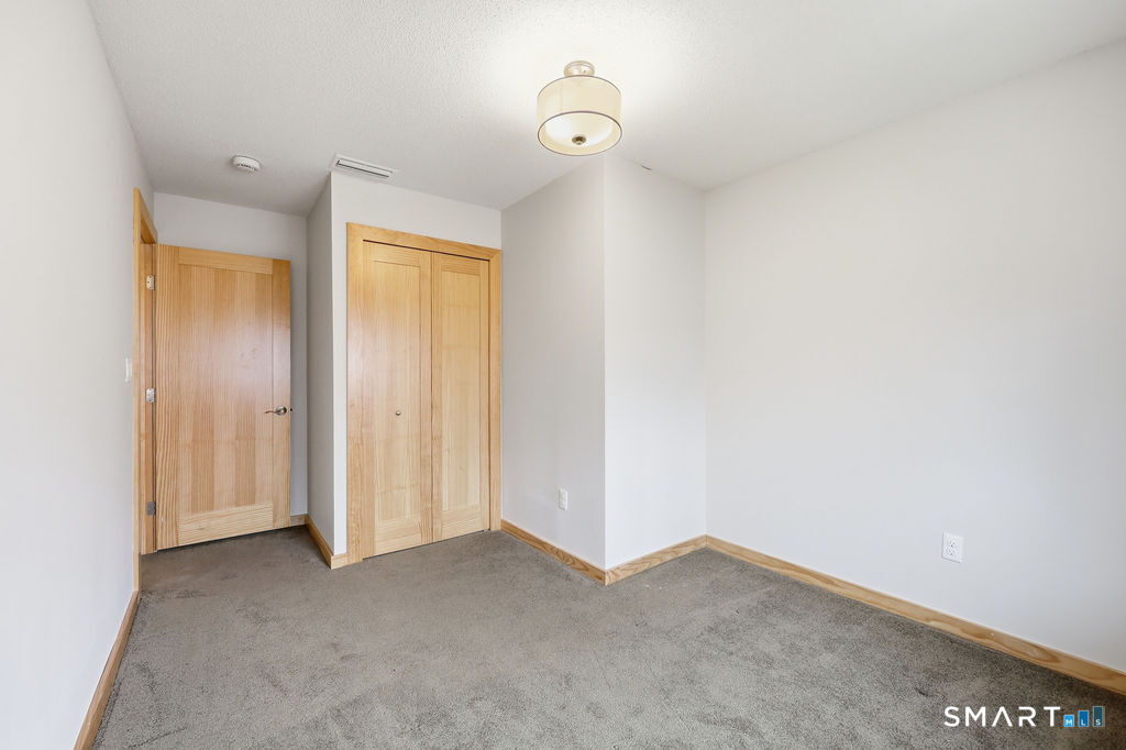 70 Conestoga Way Glastonbury CT 06033
