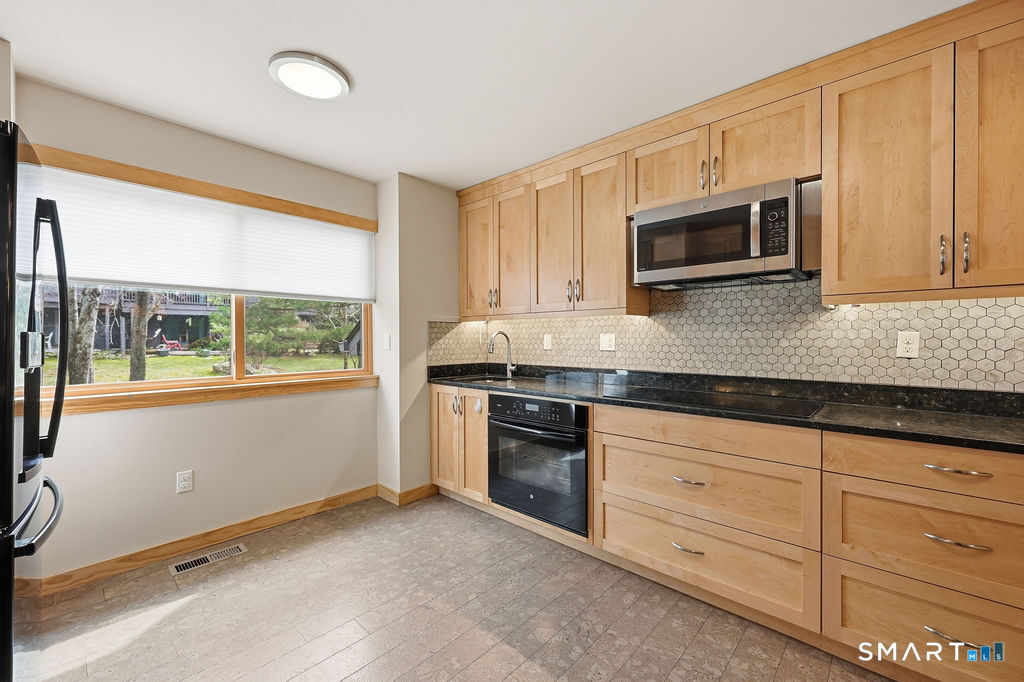 70 Conestoga Way Glastonbury CT 06033