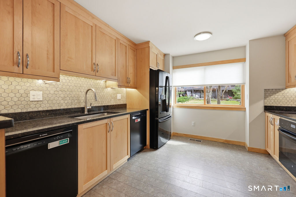 70 Conestoga Way Glastonbury CT 06033