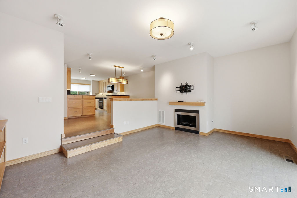 70 Conestoga Way Glastonbury CT 06033