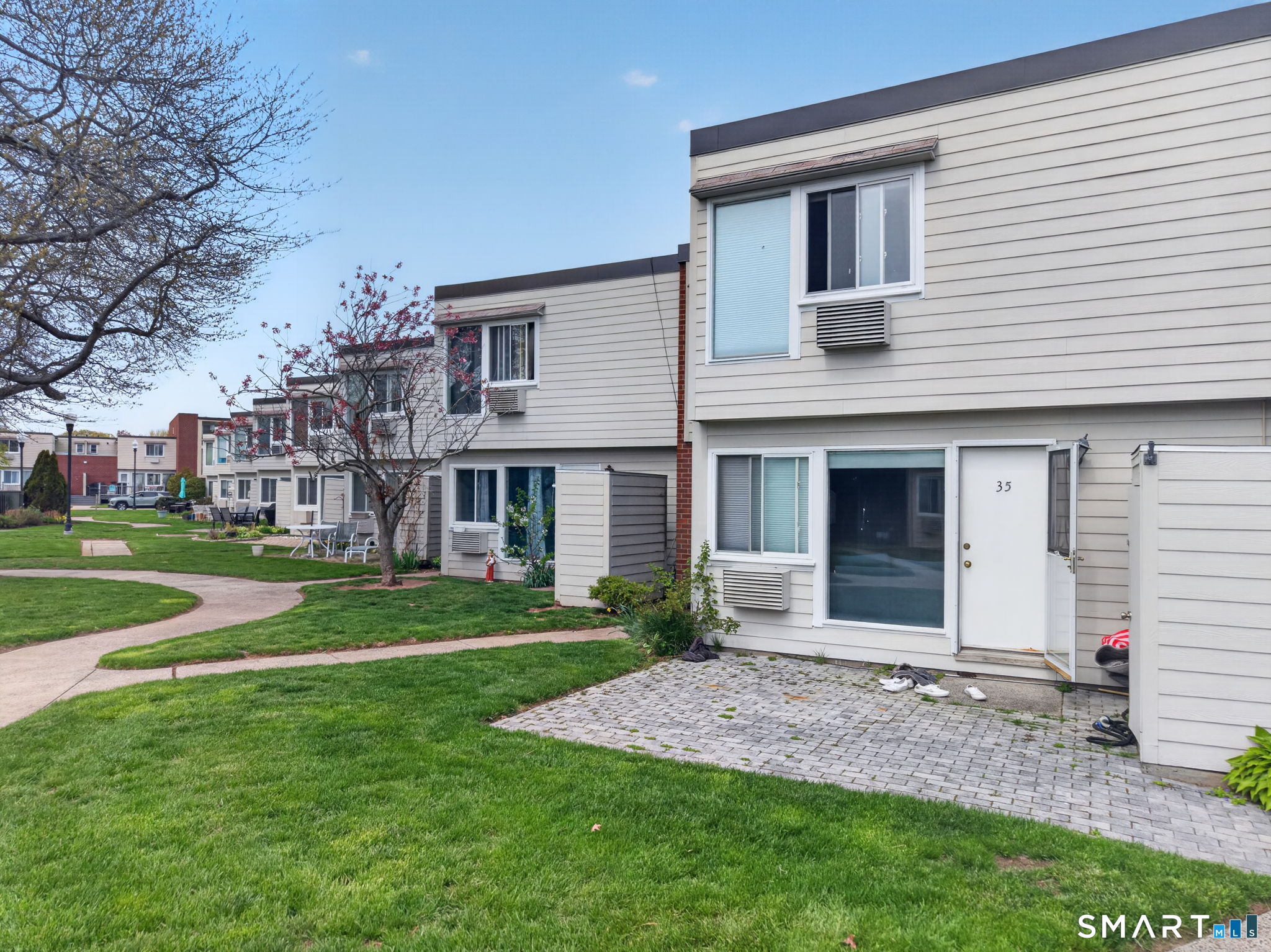 35 West Walk West Haven CT 06516