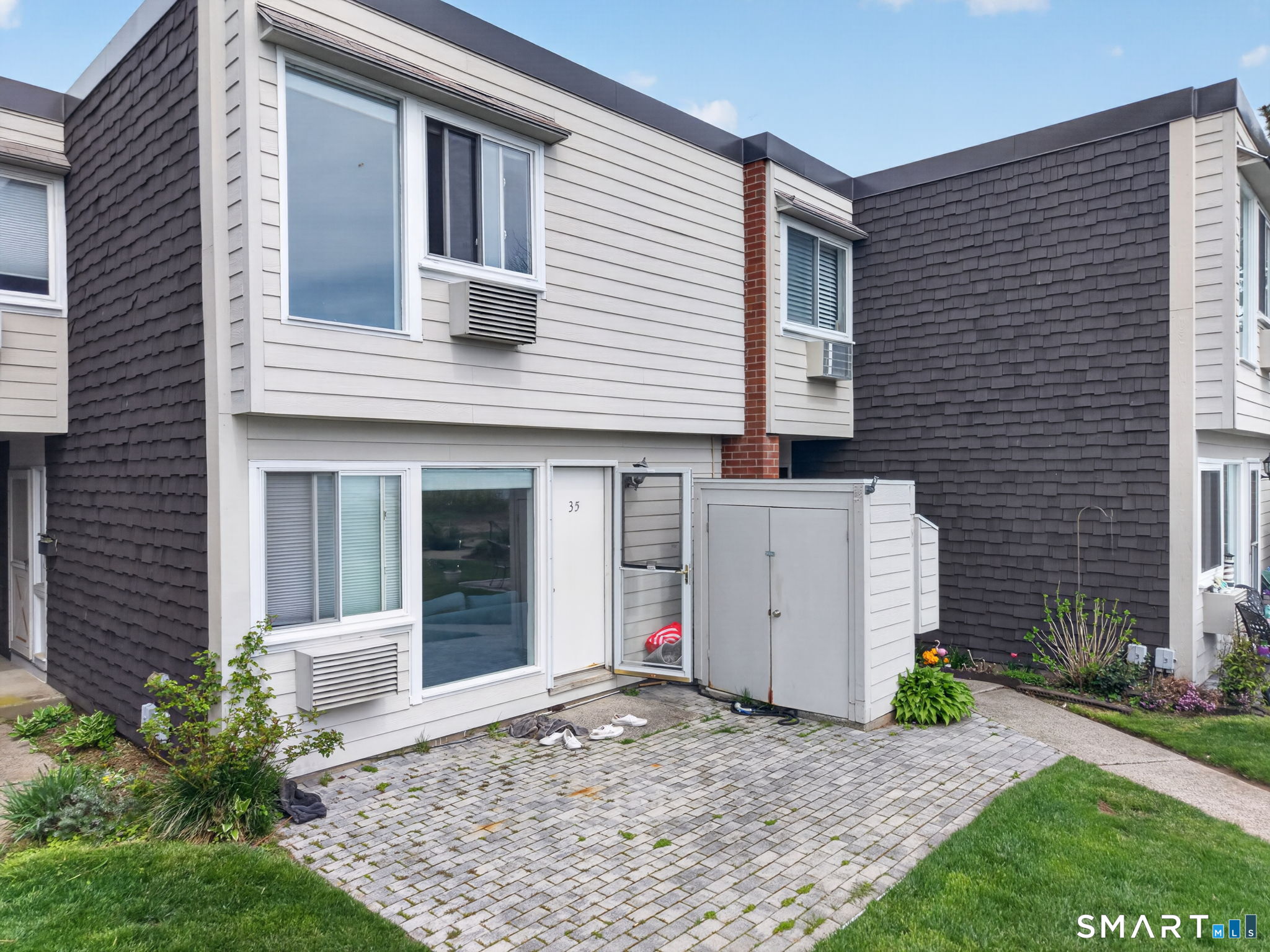35 West Walk West Haven CT 06516