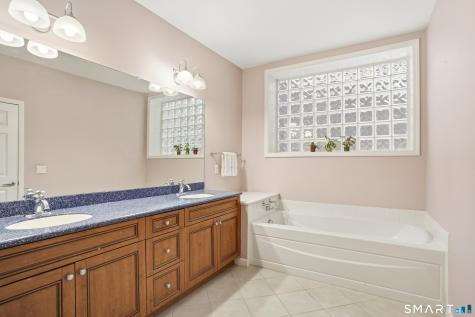 79 Suzie Drive Newtown CT 06470