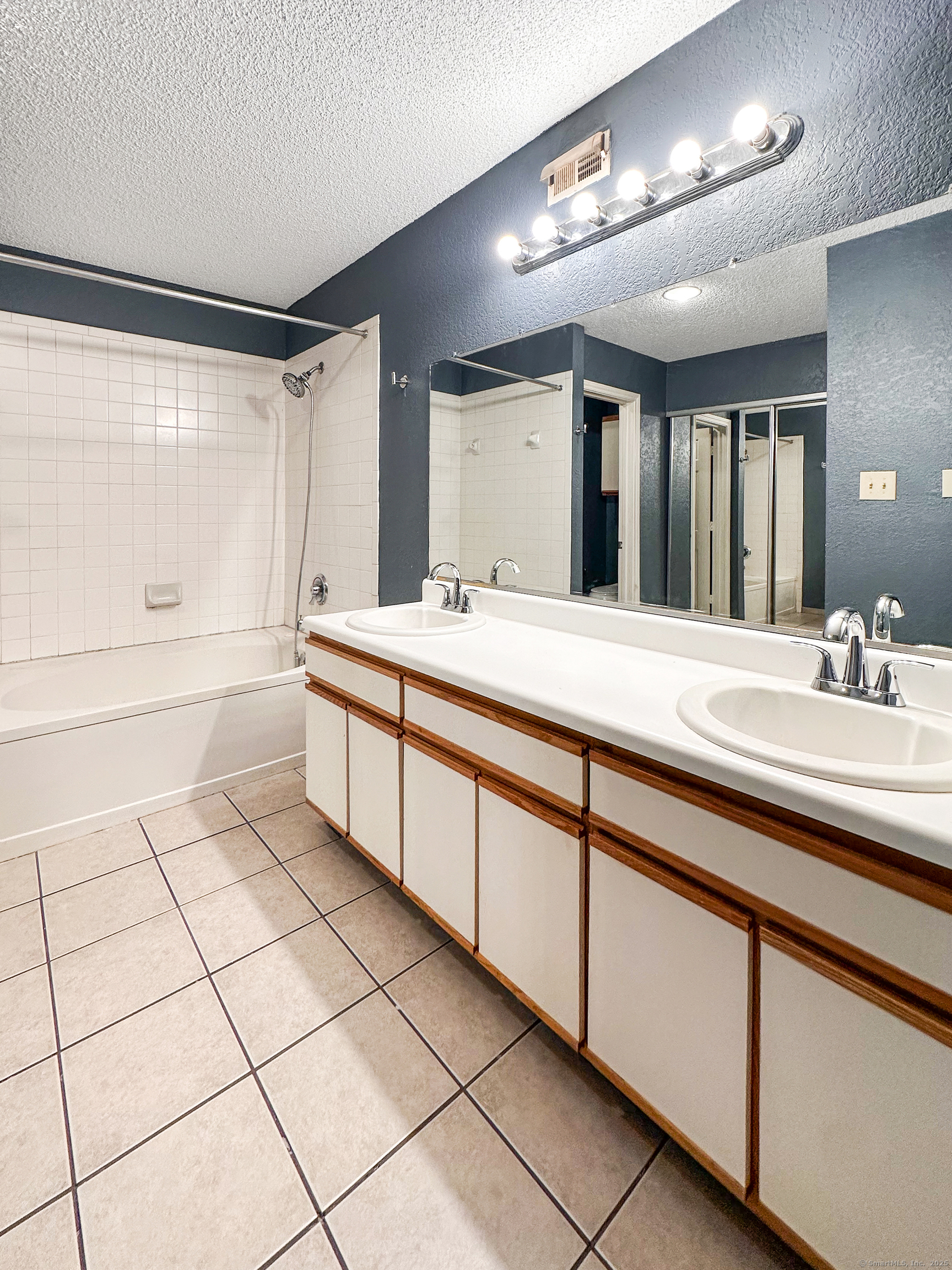 31 High Street East Hartford CT 06118