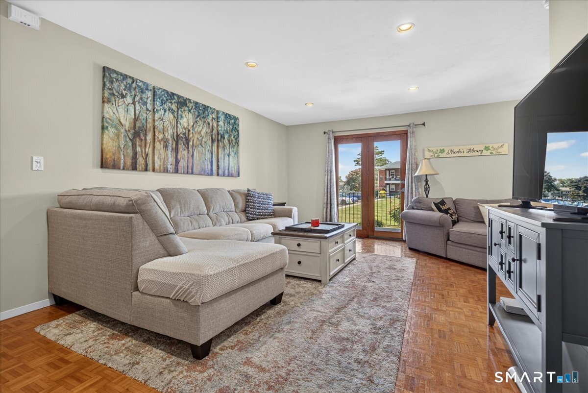 49 East Broadway Milford CT 06460