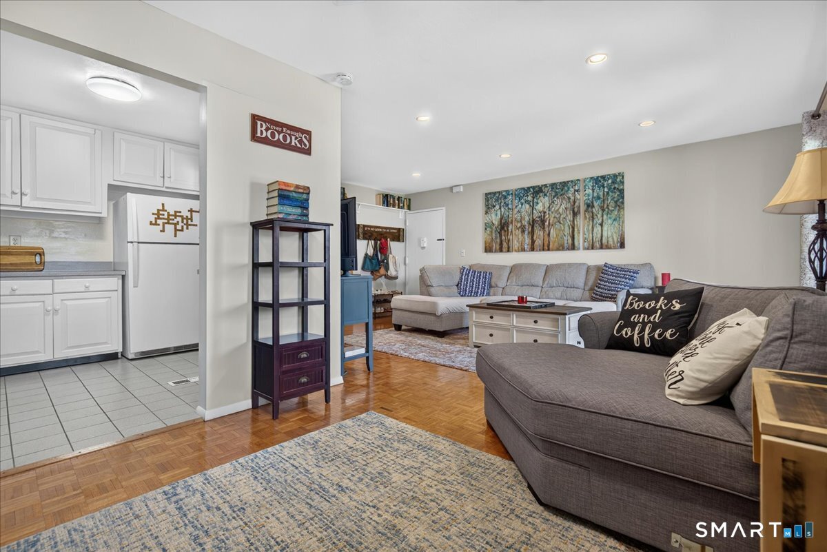 49 East Broadway Milford CT 06460