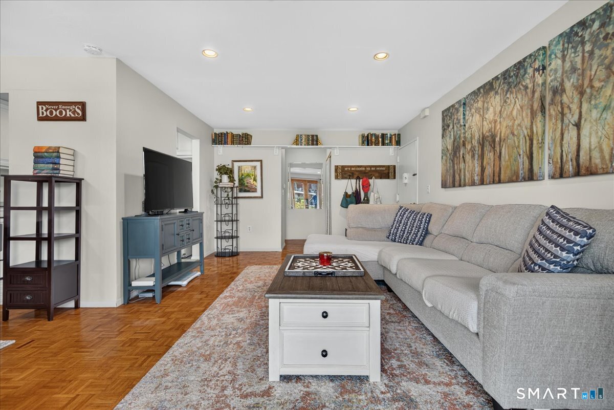 49 East Broadway Milford CT 06460