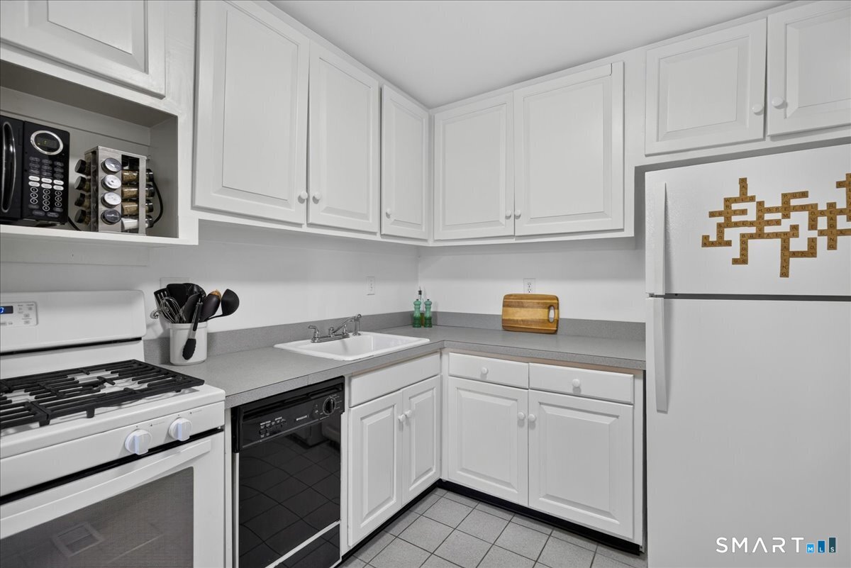 49 East Broadway Milford CT 06460