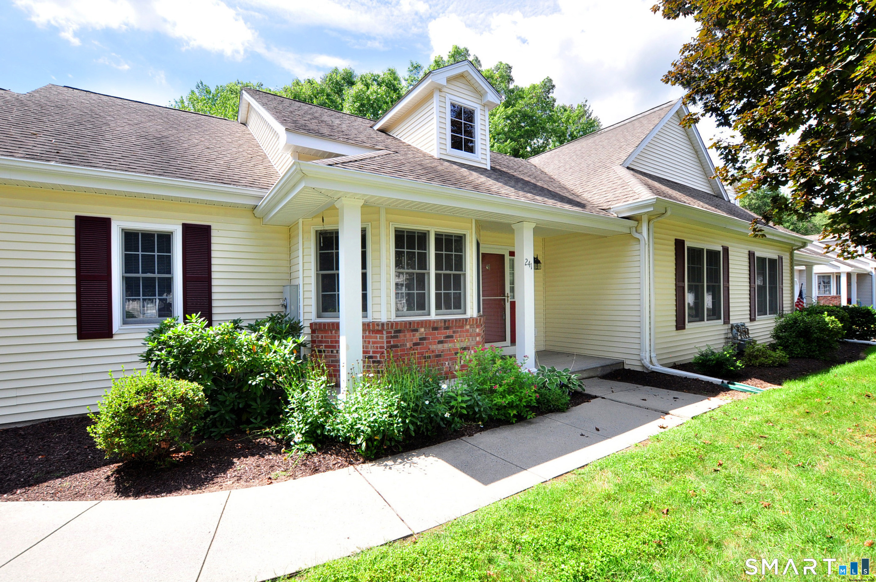 241 Kings Landing Windsor CT 06095