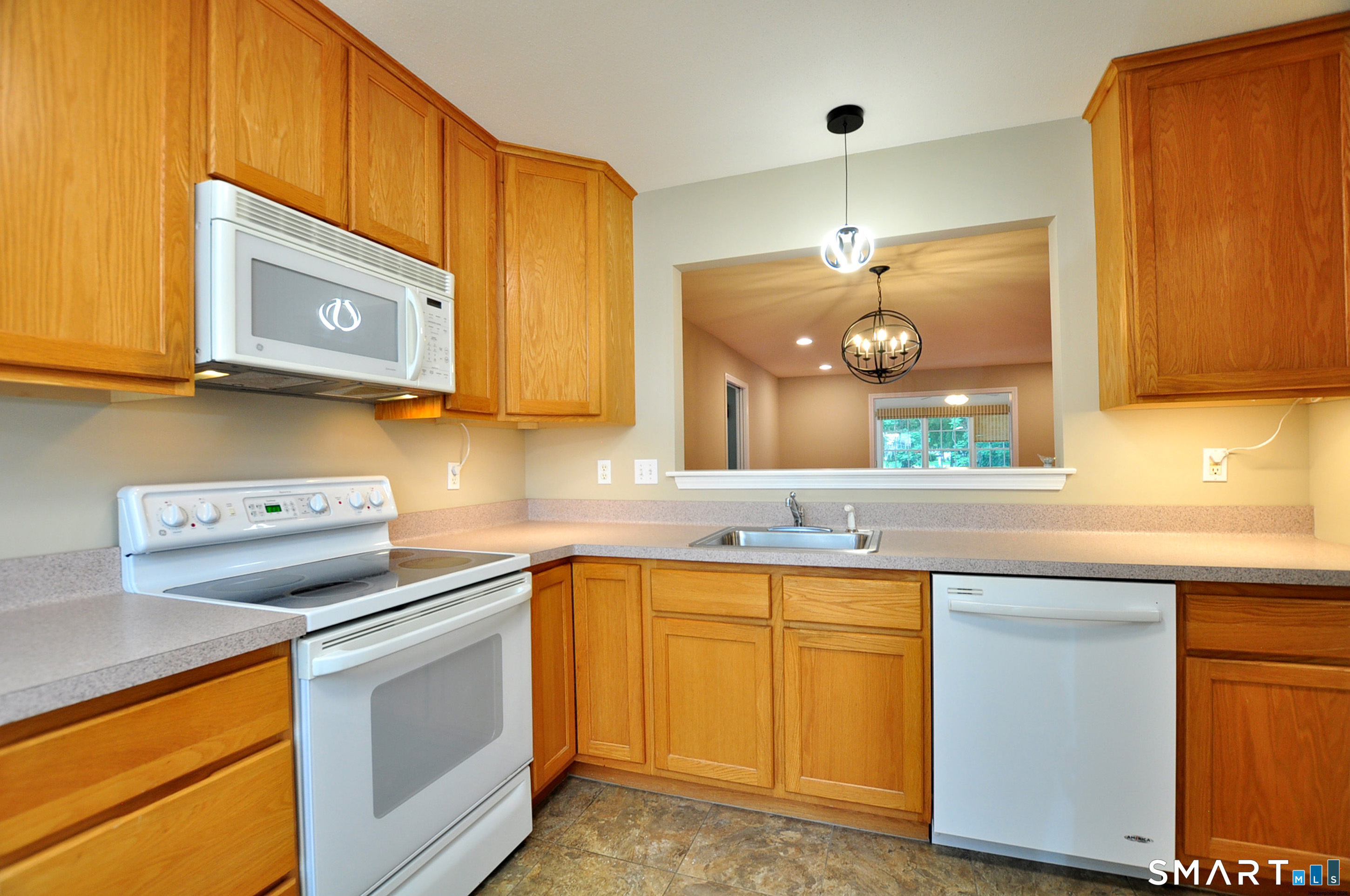 241 Kings Landing Windsor CT 06095