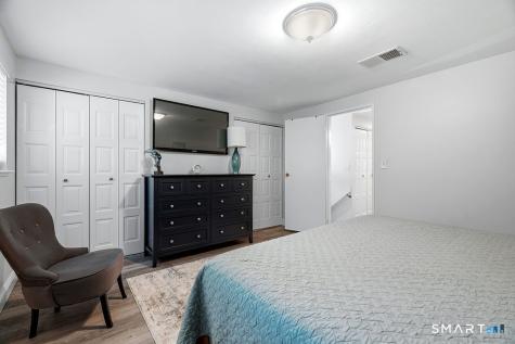 135 Knapps Highway Fairfield CT 06825