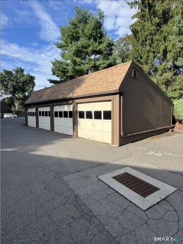 135 Knapps Highway Fairfield CT 06825