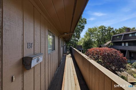 135 Knapps Highway Fairfield CT 06825